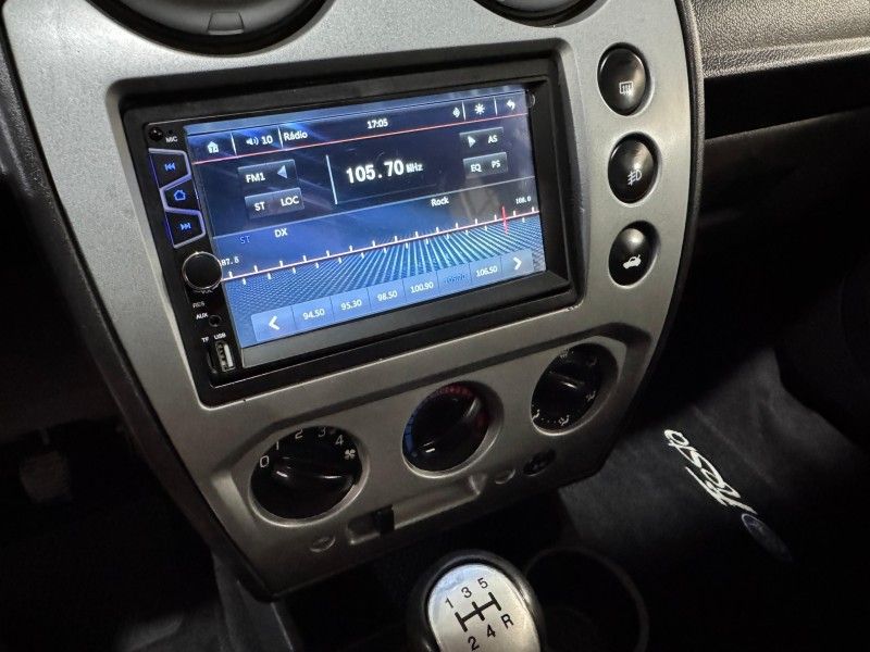 FORD FIESTA 1.6 MPI SEDAN 8V 2013/2014 SUL SERRA MOTORS CAXIAS DO SUL / Carros no Vale
