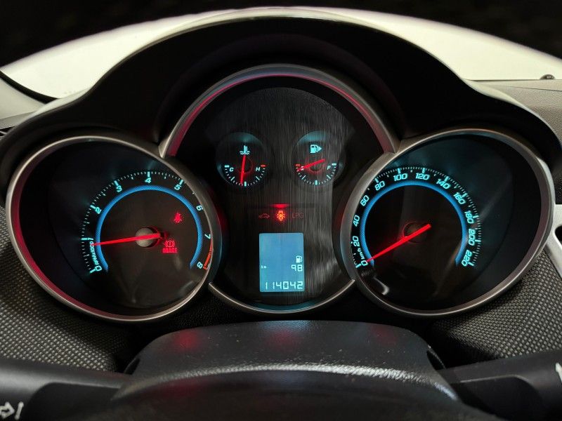 CHEVROLET CRUZE 1.8 LT 16V 2013/2014 SUL SERRA MOTORS CAXIAS DO SUL / Carros no Vale