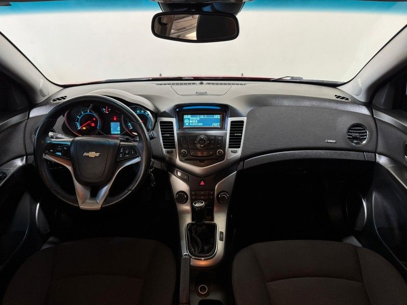 CHEVROLET CRUZE 1.8 LT 16V 2013/2014 SUL SERRA MOTORS CAXIAS DO SUL / Carros no Vale