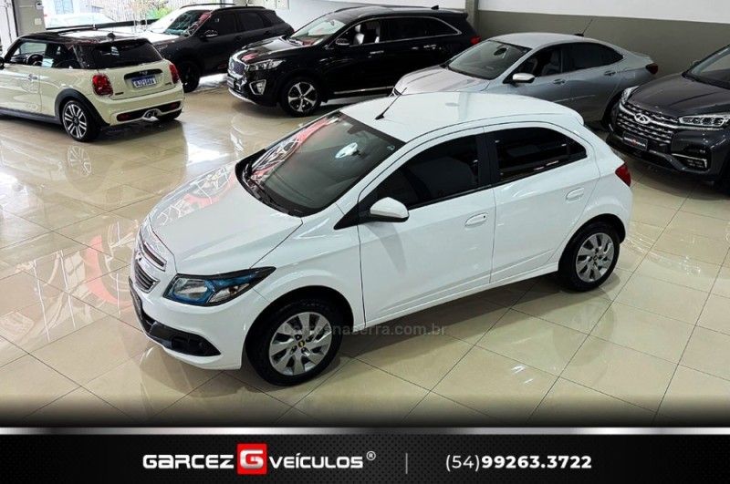 CHEVROLET ONIX 1.4 MPFI LT 8V 2015/2016 GARCEZ VEÍCULOS BENTO GONÇALVES / Carros no Vale