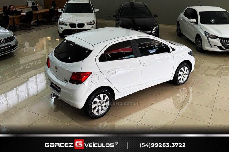 CHEVROLET ONIX 1.4 MPFI LT 8V 2015/2016 GARCEZ VEÍCULOS BENTO GONÇALVES / Carros no Vale