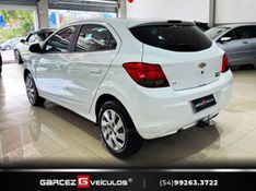 CHEVROLET ONIX 1.4 MPFI LT 8V 2015/2016 GARCEZ VEÍCULOS BENTO GONÇALVES / Carros no Vale