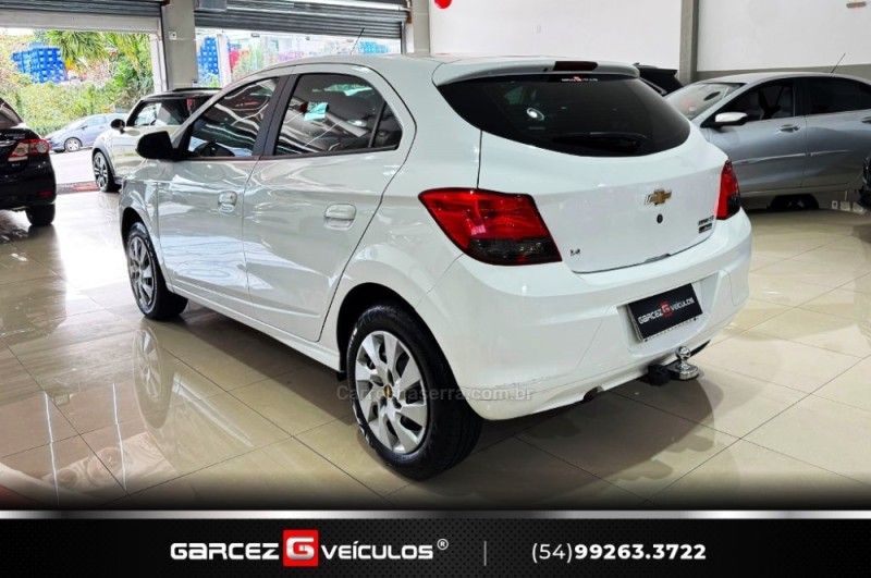 CHEVROLET ONIX 1.4 MPFI LT 8V 2015/2016 GARCEZ VEÍCULOS BENTO GONÇALVES / Carros no Vale