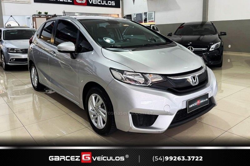 HONDA FIT 1.5 LX 16V 2015/2015 GARCEZ VEÍCULOS BENTO GONÇALVES / Carros no Vale