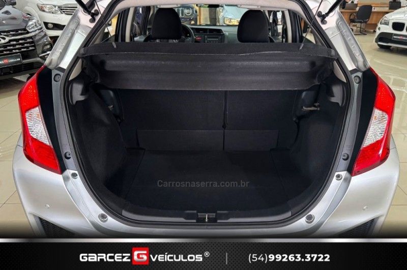 HONDA FIT 1.5 LX 16V 2015/2015 GARCEZ VEÍCULOS BENTO GONÇALVES / Carros no Vale
