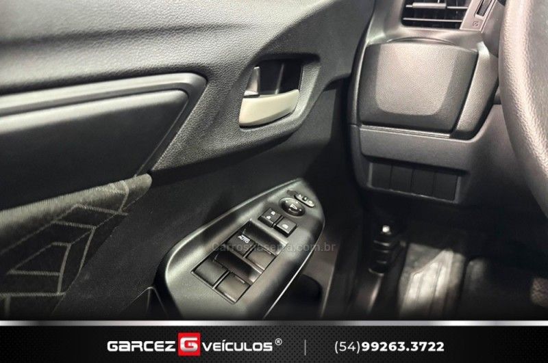 HONDA FIT 1.5 LX 16V 2015/2015 GARCEZ VEÍCULOS BENTO GONÇALVES / Carros no Vale