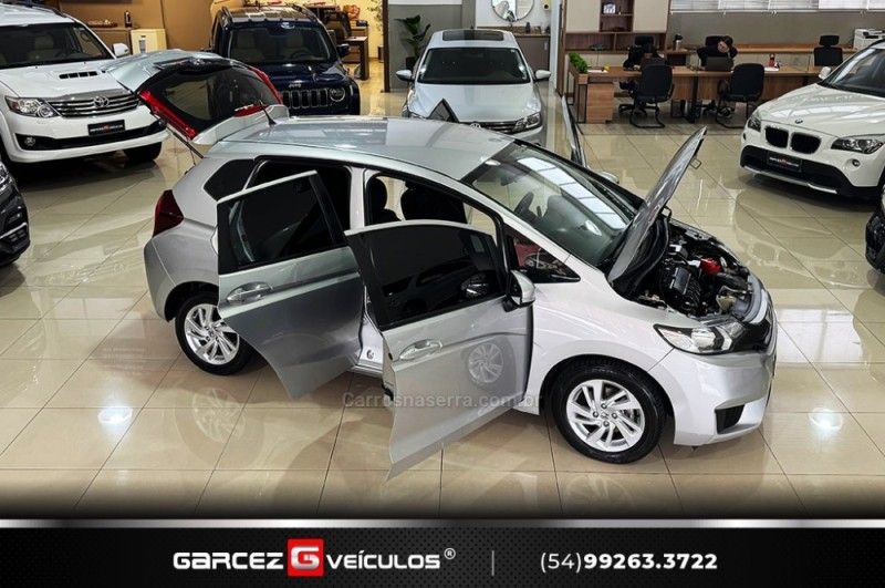 HONDA FIT 1.5 LX 16V 2015/2015 GARCEZ VEÍCULOS BENTO GONÇALVES / Carros no Vale