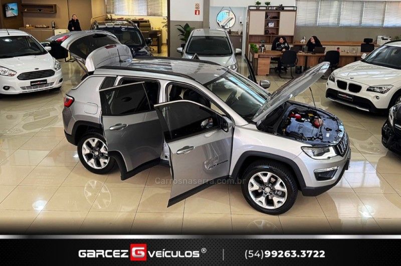JEEP COMPASS 2.0 16V LONGITUDE 4X4 2020/2020 GARCEZ VEÍCULOS BENTO GONÇALVES / Carros no Vale