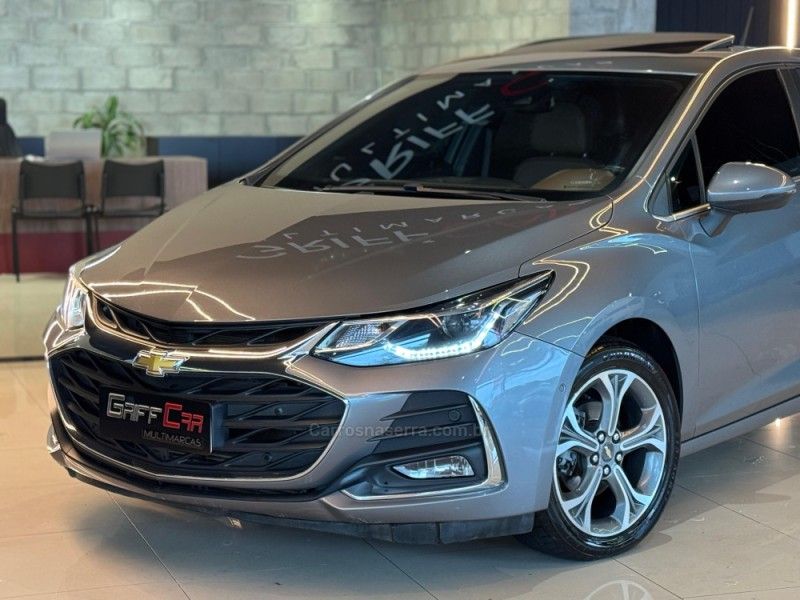 CHEVROLET CRUZE 1.4 TURBO PREMIER II SPORT HATCH 16V 2019/2020 GRIFFCAR MULTIMARCAS DOIS IRMÃOS / Carros no Vale