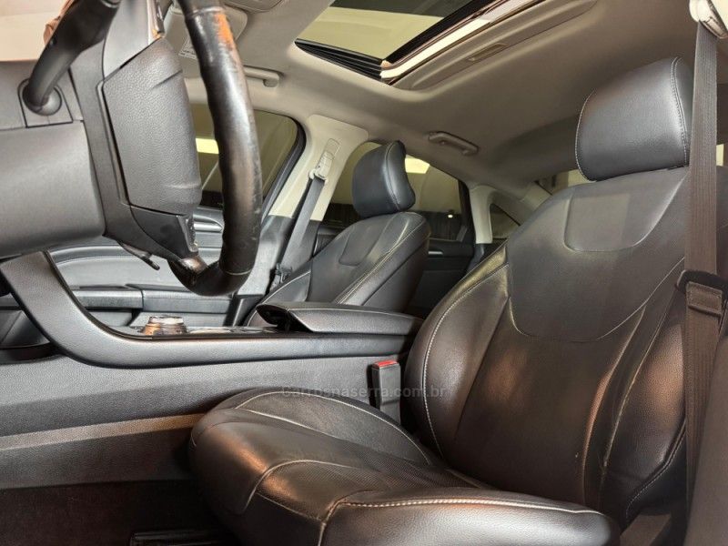 FORD FUSION 2.0 TITANIUM AWD 16V 2017/2017 GRIFFCAR MULTIMARCAS DOIS IRMÃOS / Carros no Vale FORD FUSION 2.0 TITANIUM AWD 16V 2017/2017 GRIFFCAR MULTIMARCAS DOIS IRMÃOS / Carros no Vale