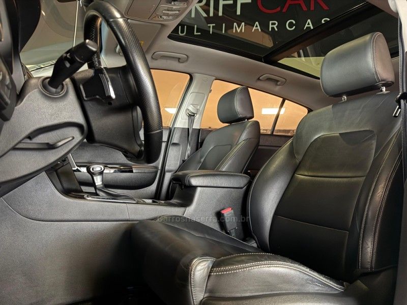 KIA SPORTAGE 2.0 EX 4X2 16V 2016/2017 GRIFFCAR MULTIMARCAS DOIS IRMÃOS / Carros no Vale KIA SPORTAGE 2.0 EX 4X2 16V 2016/2017 GRIFFCAR MULTIMARCAS DOIS IRMÃOS / Carros no Vale