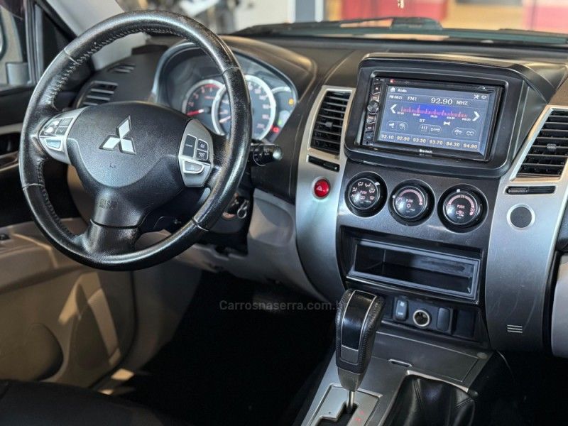 MITSUBISHI PAJERO DAKAR 3.2 HPE 4X4 7 LUGARES 16V TURBO INTERCOOLER 2011/2012 GRIFFCAR MULTIMARCAS DOIS IRMÃOS / Carros no Vale