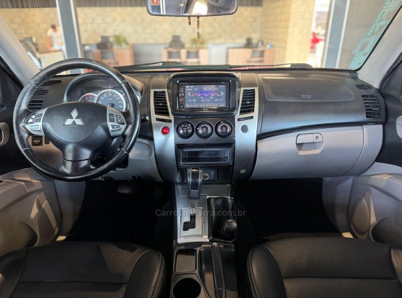 MITSUBISHI PAJERO DAKAR 3.2 HPE 4X4 7 LUGARES 16V TURBO INTERCOOLER 2011/2012 GRIFFCAR MULTIMARCAS DOIS IRMÃOS / Carros no Vale