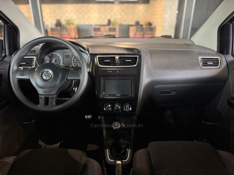 VOLKSWAGEN FOX 1.6 MI PRIME 8V 2013/2013 GRIFFCAR MULTIMARCAS DOIS IRMÃOS / Carros no Vale