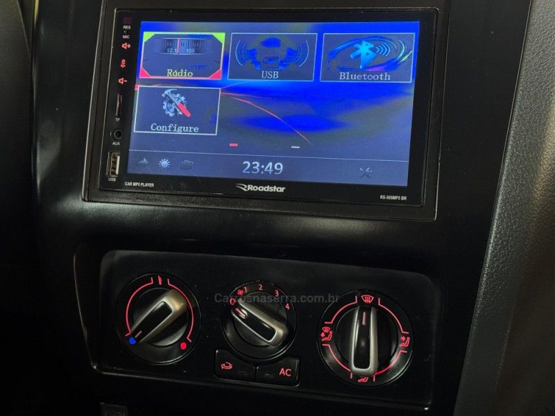 VOLKSWAGEN FOX 1.6 MI PRIME 8V 2013/2013 GRIFFCAR MULTIMARCAS DOIS IRMÃOS / Carros no Vale