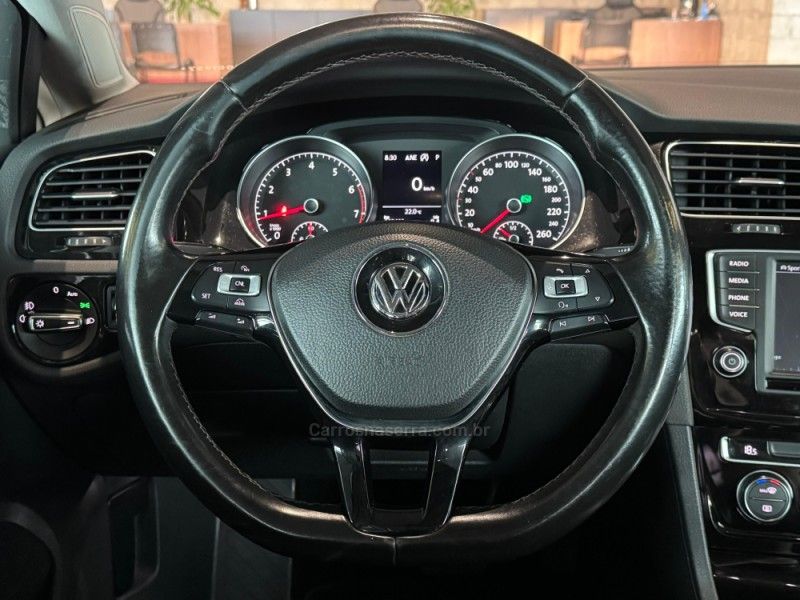 VOLKSWAGEN GOLF 1.4 TSI HIGHLINE 16V 2017/2017 GRIFFCAR MULTIMARCAS DOIS IRMÃOS / Carros no Vale