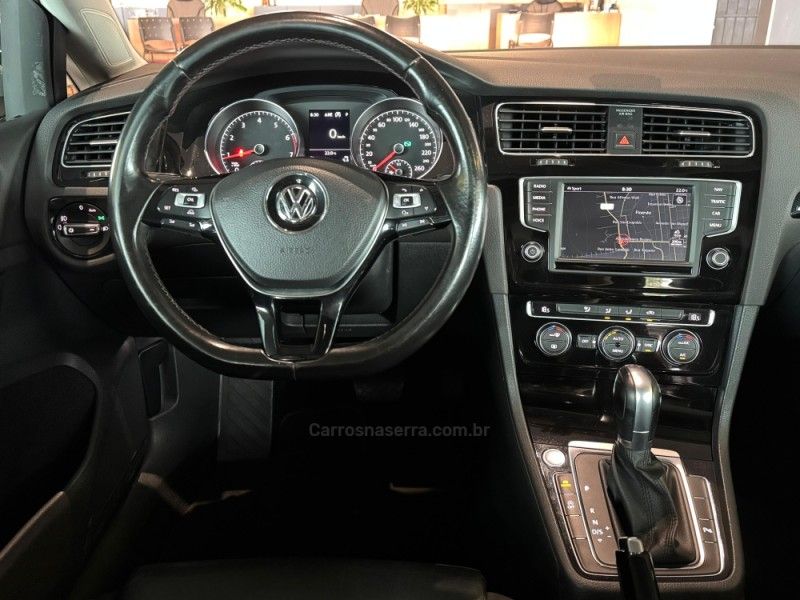 VOLKSWAGEN GOLF 1.4 TSI HIGHLINE 16V 2017/2017 GRIFFCAR MULTIMARCAS DOIS IRMÃOS / Carros no Vale
