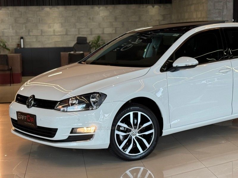 VOLKSWAGEN GOLF 1.4 TSI HIGHLINE 16V 2017/2017 GRIFFCAR MULTIMARCAS DOIS IRMÃOS / Carros no Vale
