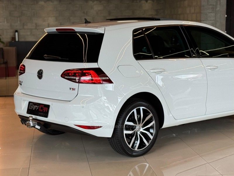 VOLKSWAGEN GOLF 1.4 TSI HIGHLINE 16V 2017/2017 GRIFFCAR MULTIMARCAS DOIS IRMÃOS / Carros no Vale