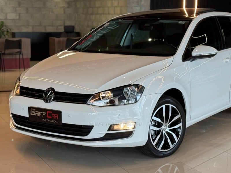 VOLKSWAGEN GOLF 1.4 TSI HIGHLINE 16V 2017/2017 GRIFFCAR MULTIMARCAS DOIS IRMÃOS / Carros no Vale