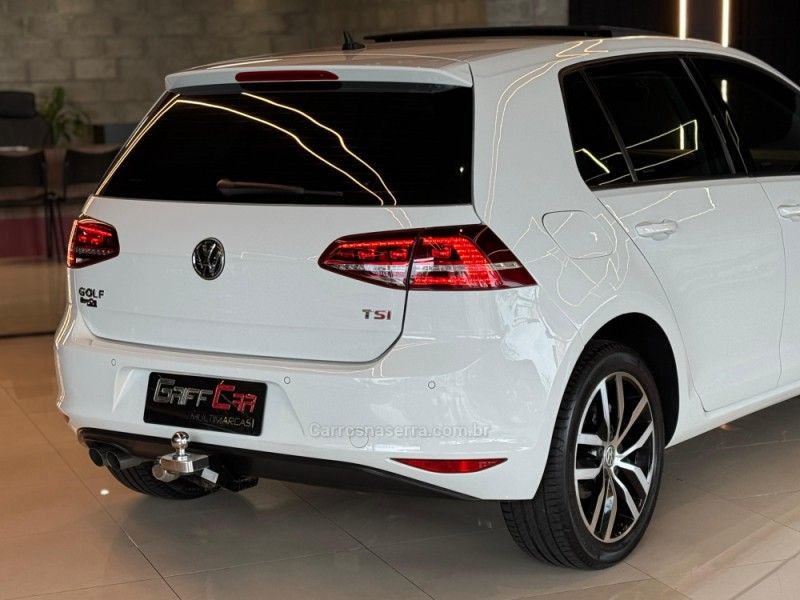 VOLKSWAGEN GOLF 1.4 TSI HIGHLINE 16V 2017/2017 GRIFFCAR MULTIMARCAS DOIS IRMÃOS / Carros no Vale