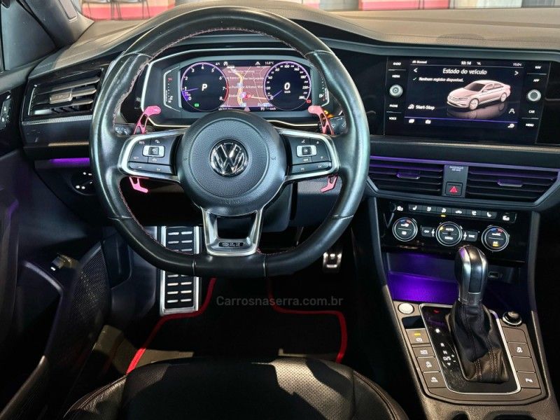 VOLKSWAGEN JETTA 2.0 16V TSI GLI 350 2018/2019 GRIFFCAR MULTIMARCAS DOIS IRMÃOS / Carros no Vale VOLKSWAGEN JETTA 2.0 16V TSI GLI 350 2018/2019 GRIFFCAR MULTIMARCAS DOIS IRMÃOS / Carros no Vale