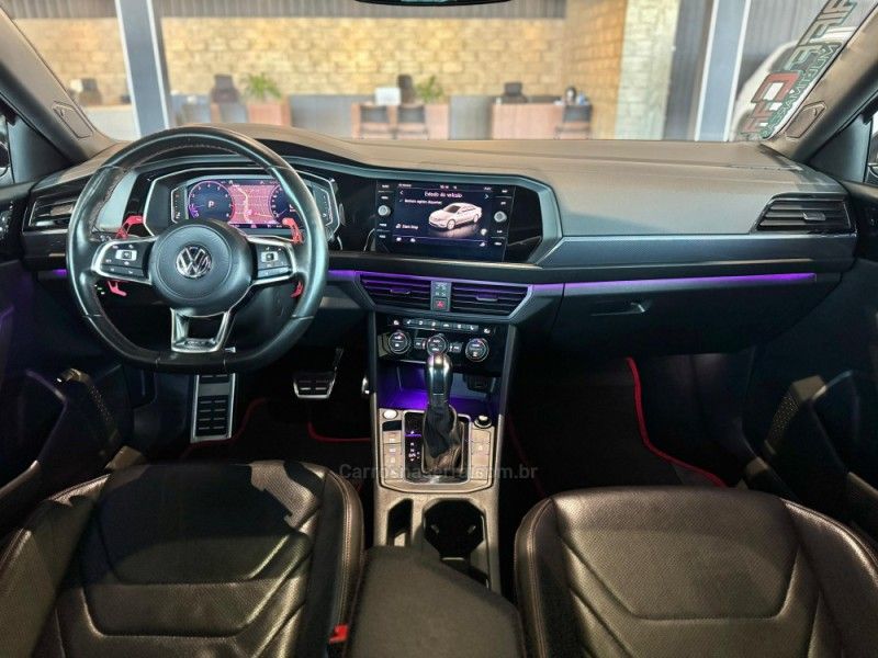 VOLKSWAGEN JETTA 2.0 16V TSI GLI 350 2018/2019 GRIFFCAR MULTIMARCAS DOIS IRMÃOS / Carros no Vale VOLKSWAGEN JETTA 2.0 16V TSI GLI 350 2018/2019 GRIFFCAR MULTIMARCAS DOIS IRMÃOS / Carros no Vale