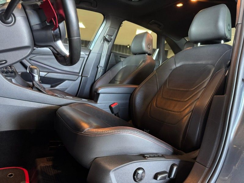 VOLKSWAGEN JETTA 2.0 16V TSI GLI 350 2018/2019 GRIFFCAR MULTIMARCAS DOIS IRMÃOS / Carros no Vale VOLKSWAGEN JETTA 2.0 16V TSI GLI 350 2018/2019 GRIFFCAR MULTIMARCAS DOIS IRMÃOS / Carros no Vale