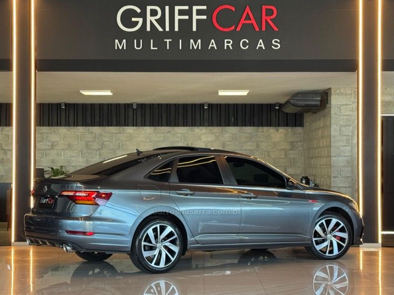 VOLKSWAGEN JETTA 2.0 16V TSI GLI 350 2018/2019 GRIFFCAR MULTIMARCAS DOIS IRMÃOS / Carros no Vale VOLKSWAGEN JETTA 2.0 16V TSI GLI 350 2018/2019 GRIFFCAR MULTIMARCAS DOIS IRMÃOS / Carros no Vale