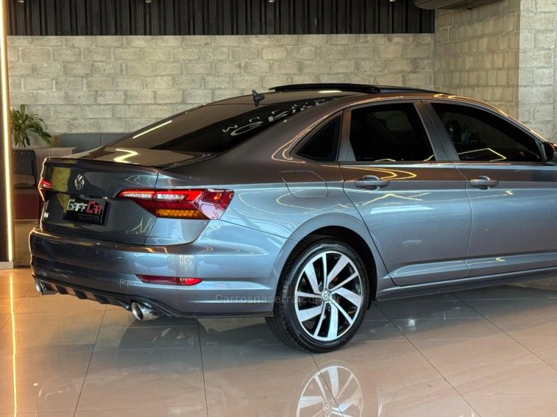 VOLKSWAGEN JETTA 2.0 16V TSI GLI 350 2018/2019 GRIFFCAR MULTIMARCAS DOIS IRMÃOS / Carros no Vale VOLKSWAGEN JETTA 2.0 16V TSI GLI 350 2018/2019 GRIFFCAR MULTIMARCAS DOIS IRMÃOS / Carros no Vale