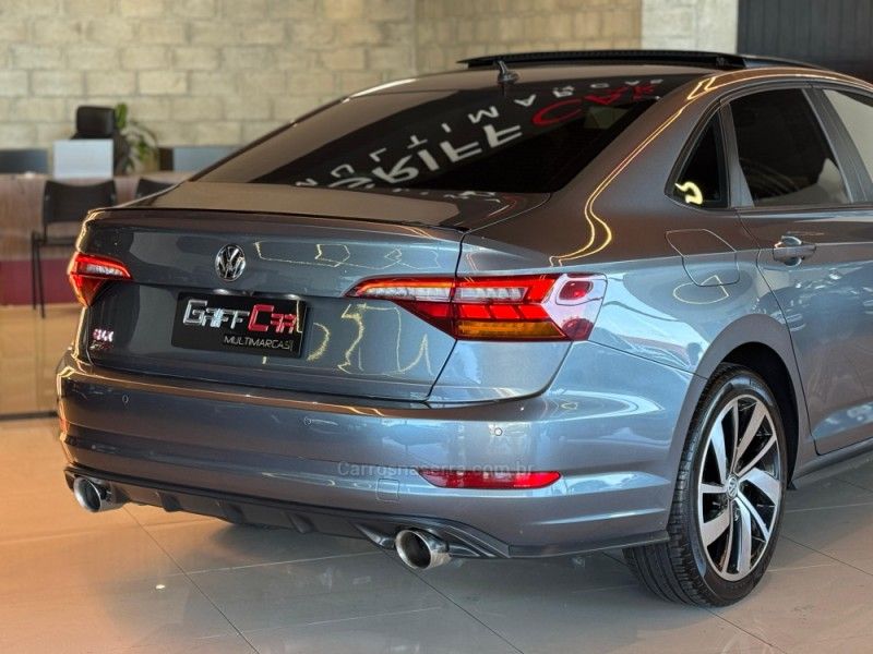 VOLKSWAGEN JETTA 2.0 16V TSI GLI 350 2018/2019 GRIFFCAR MULTIMARCAS DOIS IRMÃOS / Carros no Vale VOLKSWAGEN JETTA 2.0 16V TSI GLI 350 2018/2019 GRIFFCAR MULTIMARCAS DOIS IRMÃOS / Carros no Vale