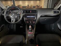 VOLKSWAGEN JETTA 2.0 COMFORTLINE TIPTRONIC 2011/2012 GRIFFCAR MULTIMARCAS DOIS IRMÃOS / Carros no Vale