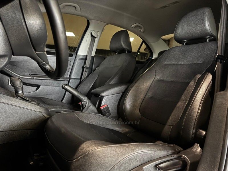 VOLKSWAGEN JETTA 2.0 COMFORTLINE TIPTRONIC 2011/2012 GRIFFCAR MULTIMARCAS DOIS IRMÃOS / Carros no Vale