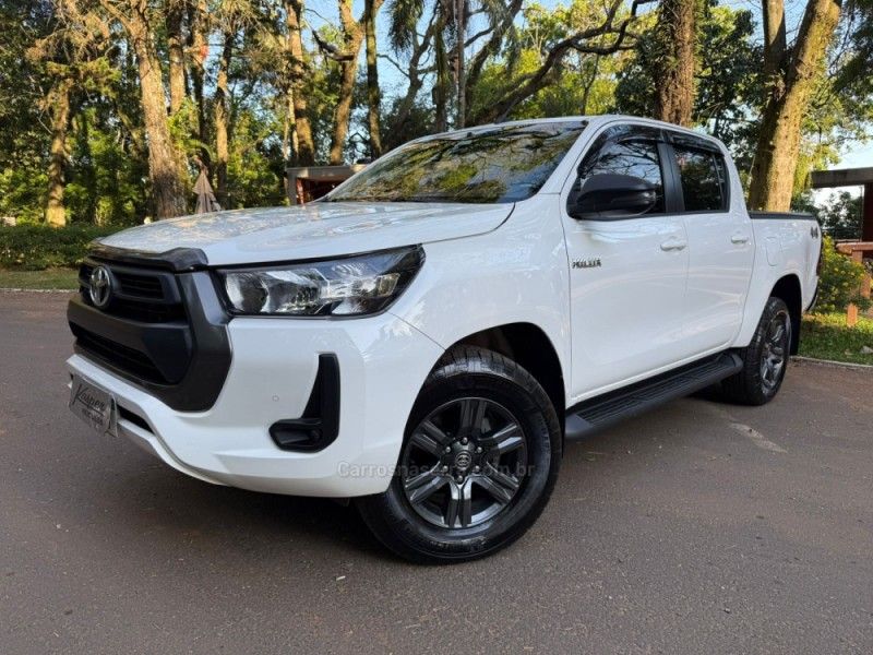 TOYOTA HILUX 2.8 SR 4X4 CD 16V 2023/2024 KASPER VEÍCULOS DOIS IRMÃOS / Carros no Vale