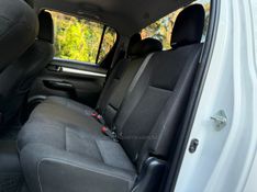 TOYOTA HILUX 2.8 SR 4X4 CD 16V 2023/2024 KASPER VEÍCULOS DOIS IRMÃOS / Carros no Vale