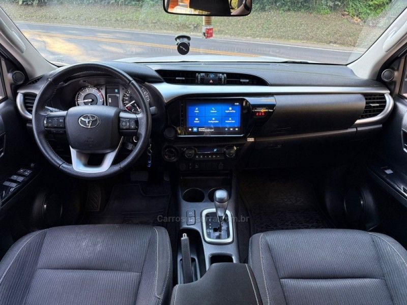 TOYOTA HILUX 2.8 SR 4X4 CD 16V 2023/2024 KASPER VEÍCULOS DOIS IRMÃOS / Carros no Vale