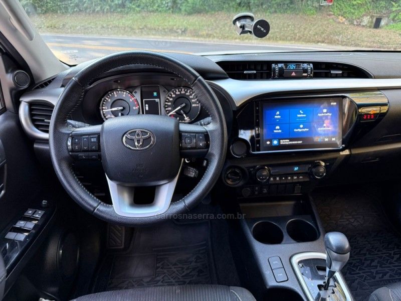 TOYOTA HILUX 2.8 SR 4X4 CD 16V 2023/2024 KASPER VEÍCULOS DOIS IRMÃOS / Carros no Vale