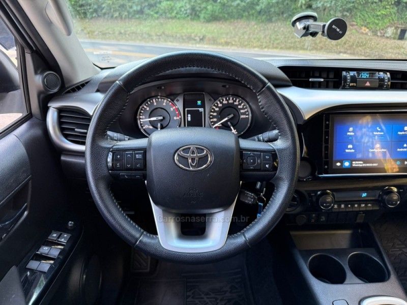 TOYOTA HILUX 2.8 SR 4X4 CD 16V 2023/2024 KASPER VEÍCULOS DOIS IRMÃOS / Carros no Vale