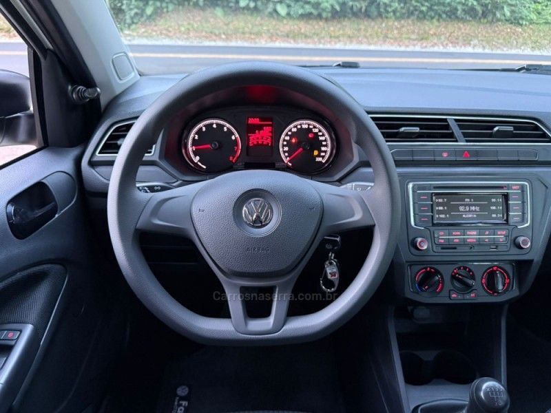 VOLKSWAGEN VOYAGE 1.0 12V MPI TOTALFLEX TRENDLINE 2022/2023 KASPER VEÍCULOS DOIS IRMÃOS / Carros no Vale