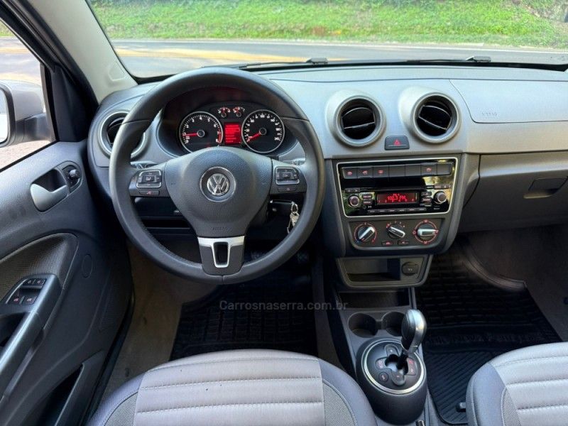 VOLKSWAGEN VOYAGE 1.6 MI COMFORTLINE 8V AUTOMATIZADO 2012/2013 KASPER VEÍCULOS DOIS IRMÃOS / Carros no Vale