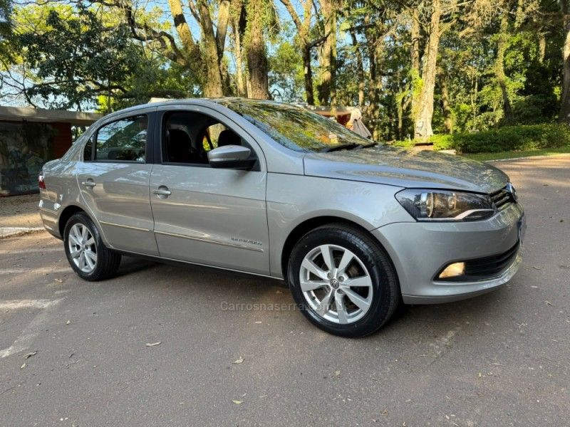 VOLKSWAGEN VOYAGE 1.6 MI COMFORTLINE 8V AUTOMATIZADO 2012/2013 KASPER VEÍCULOS DOIS IRMÃOS / Carros no Vale