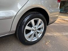 VOLKSWAGEN VOYAGE 1.6 MI COMFORTLINE 8V AUTOMATIZADO 2012/2013 KASPER VEÍCULOS DOIS IRMÃOS / Carros no Vale