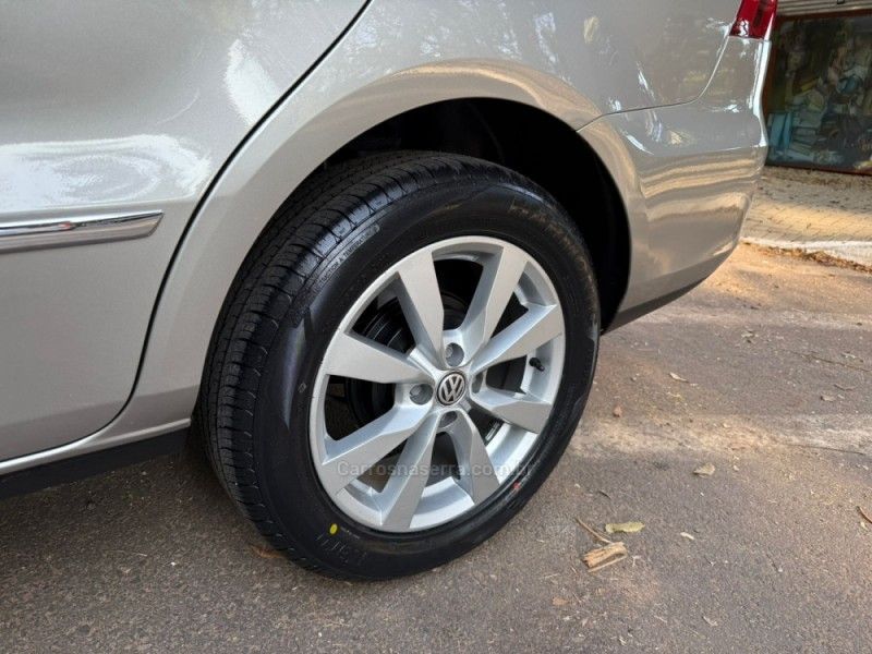 VOLKSWAGEN VOYAGE 1.6 MI COMFORTLINE 8V AUTOMATIZADO 2012/2013 KASPER VEÍCULOS DOIS IRMÃOS / Carros no Vale