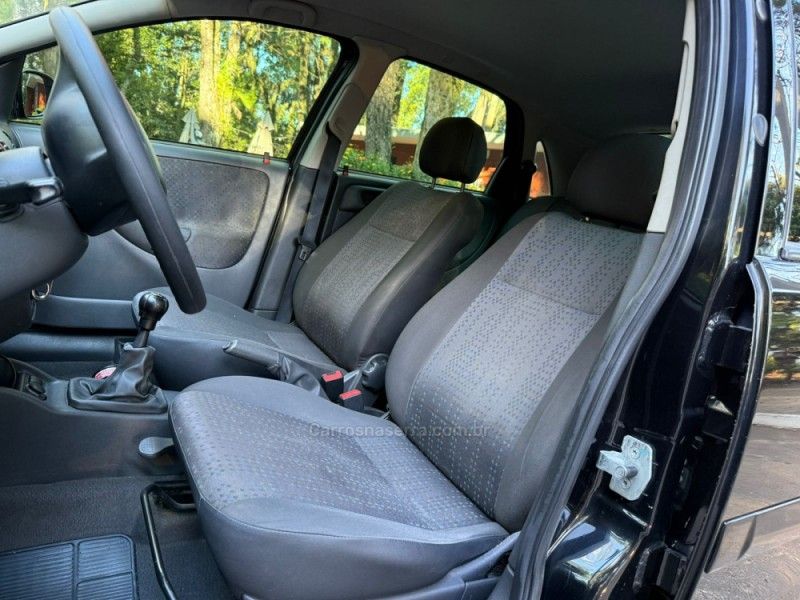 CHEVROLET CORSA 1.4 MPFI MAXX 8V 2011/2012 KASPER VEÍCULOS DOIS IRMÃOS / Carros no Vale