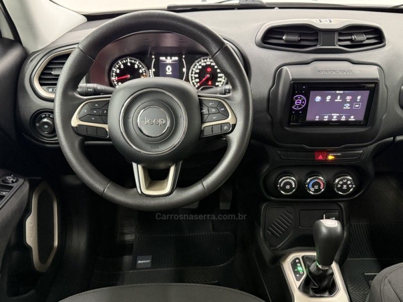 JEEP RENEGADE 1.8 16V 2016/2016 FOCAR VEÍCULOS CAXIAS DO SUL / Carros no Vale