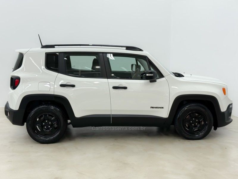 JEEP RENEGADE 1.8 16V 2016/2016 FOCAR VEÍCULOS CAXIAS DO SUL / Carros no Vale