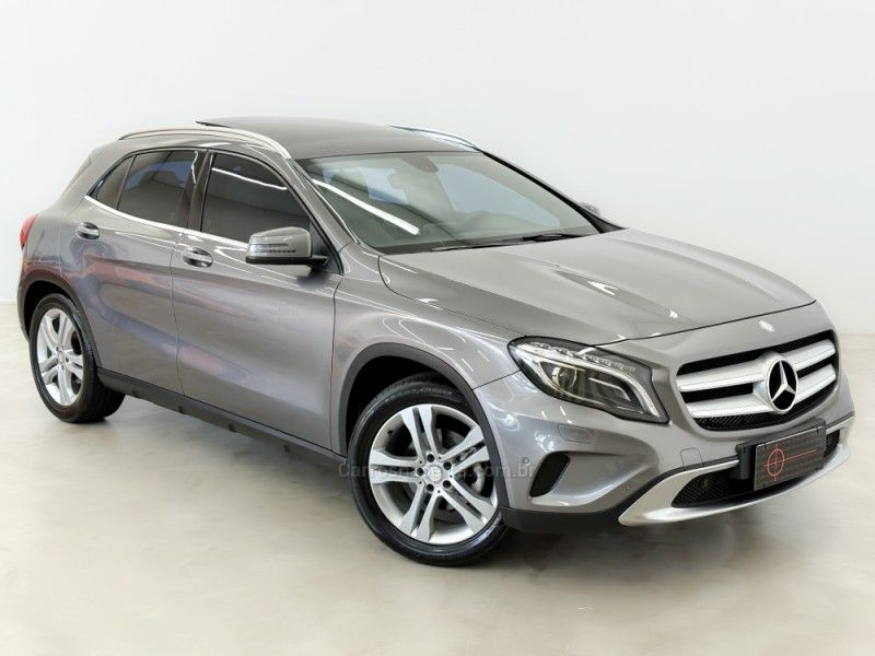 MERCEDES-BENZ GLA 200 1.6 CGI VISION 16V TURBO 2014/2015 FOCAR VEÍCULOS CAXIAS DO SUL / Carros no Vale