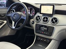 MERCEDES-BENZ GLA 200 1.6 CGI VISION 16V TURBO 2014/2015 FOCAR VEÍCULOS CAXIAS DO SUL / Carros no Vale