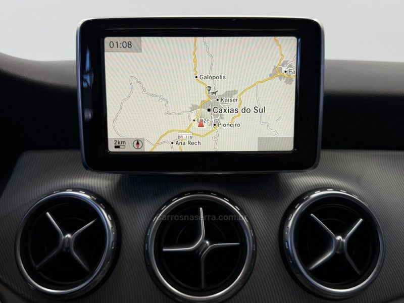 MERCEDES-BENZ GLA 200 1.6 CGI VISION 16V TURBO 2014/2015 FOCAR VEÍCULOS CAXIAS DO SUL / Carros no Vale