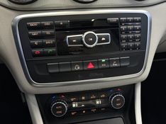 MERCEDES-BENZ GLA 200 1.6 CGI VISION 16V TURBO 2014/2015 FOCAR VEÍCULOS CAXIAS DO SUL / Carros no Vale